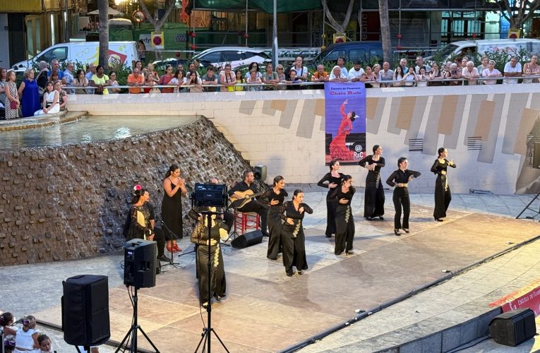 La Escuela de Baile de Chelo Ruiz llena de duende y talento el Anfiteatro de la Rambla