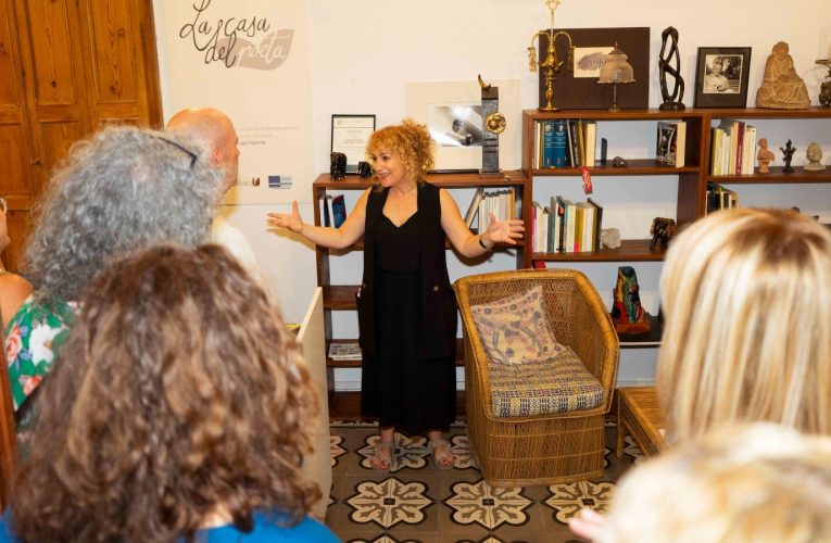 Los versos de Valente guían un viaje sensorial para redescubrir la Casa del Poeta