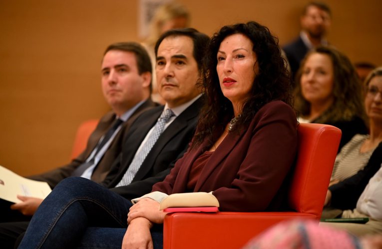La alcaldesa apuesta por afrontar el reto de la despoblación “como una oportunidad que puede generar importantes impactos positivos”