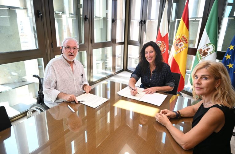 El Ayuntamiento firma convenios con Verdiblanca y ‘Camelamos Naquerar’ “para impulsar una Almería más inclusiva”