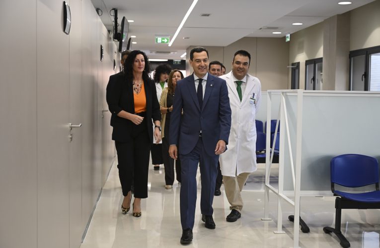 La alcaldesa agradece a Juanma Moreno “la mejora del modelo sanitario” tras inaugurar el Centro de Salud de Piedras Redondas