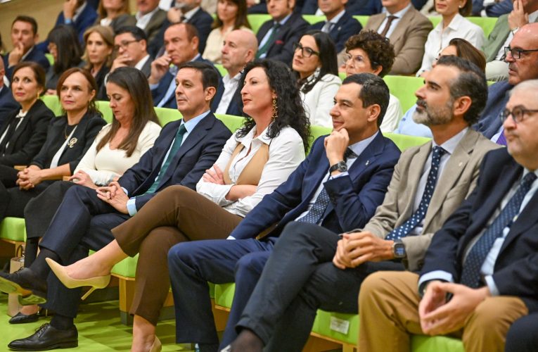 La alcaldesa resalta el papel clave de los agricultores de Almería en el liderazgo hortofrutícola de Andalucía en Europa