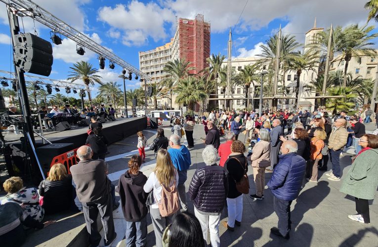 Plaza de las Velas y Plaza de la Constitución se convertirán un año más en destacados atractivos para compartir la Navidad en Almería