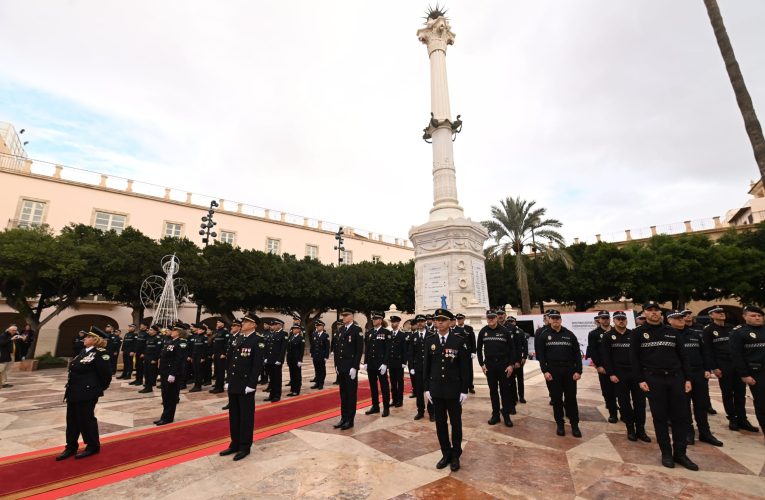 La alcaldesa anuncia la incorporación de 19 policías locales “para seguir superando retos y velar por la seguridad de los almerienses”