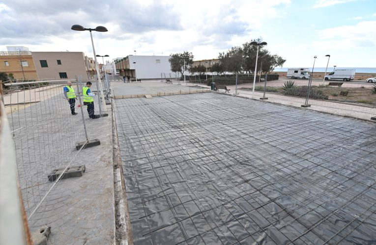 Comienza la construcción de una nueva zona deportiva infantil de acceso libre en Cabo de Gata, con una inversión de más de 41.000 euros