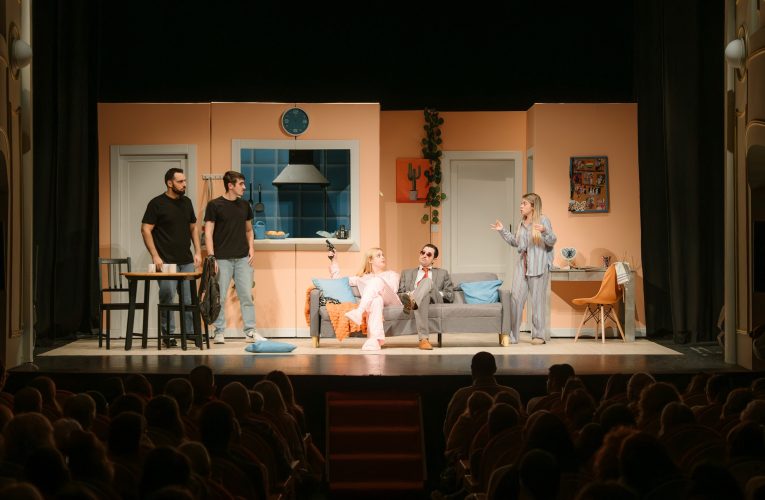 La versión de ‘Burundanga’ de Venus En Escena triunfa por todo lo alto en un abarrotado Teatro Apolo
