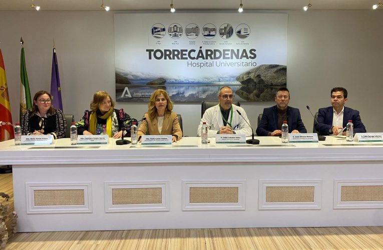 Ayuntamiento, Salud, H.U. Torrecárdenas y asociaciones de pacientes trabajan por “la normalización de las personas con epilepsia”