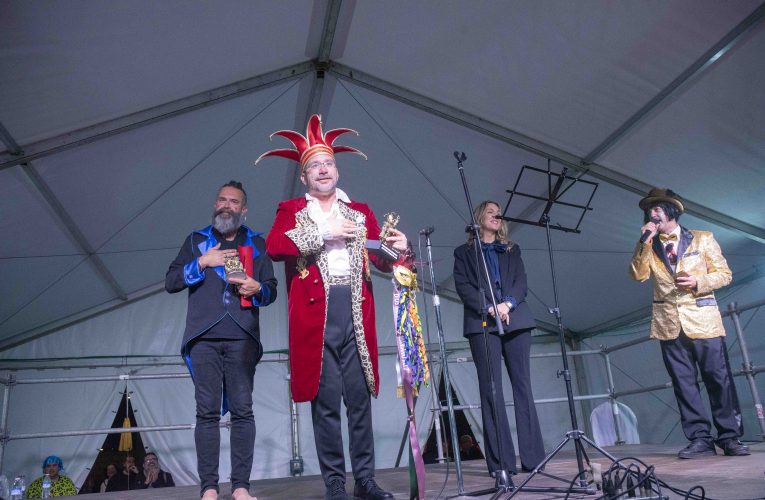 José Luis Jaén pone en valor, en su pregón, la memoria, la identidad y el futuro del Carnaval de Almería
