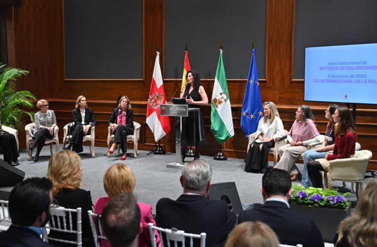 El Ayuntamiento de Almería reconoce, en los Galardones 8M, “el talento y compromiso” de ocho mujeres que inspiran a la sociedad