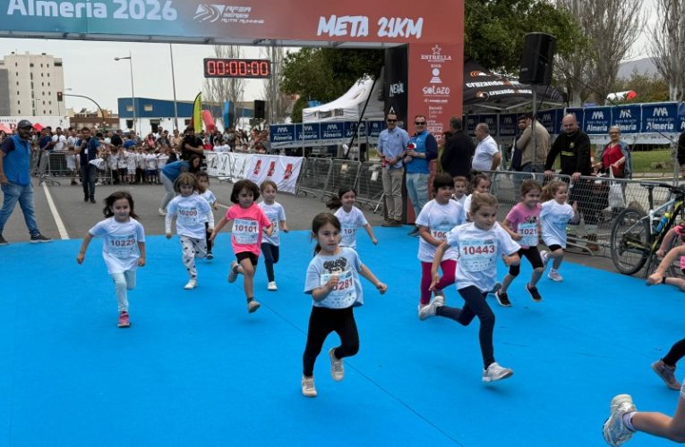 Más de 500 niños y niñas se aficionan al ‘running’ con las carreras infantiles del Medio Maratón
