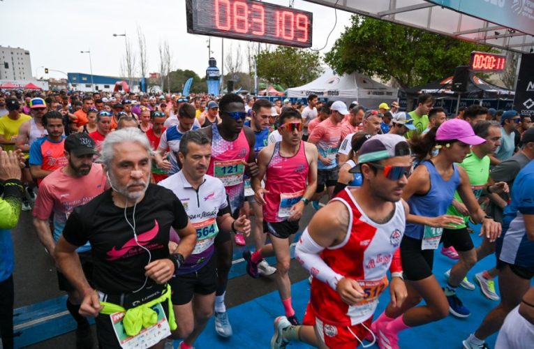 Zakaria Lahsaini y Yesica Castany ganan el 27º Medio Maratón Ciudad de Almería