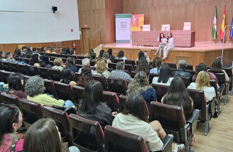 La Feria del Libro vive una participativa sesión matinal de sábado con otros cuatro encuentros con autores