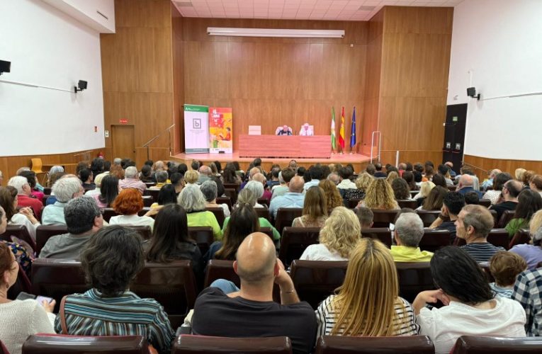 “Cada cultura representa el cuerpo humano según sus valores”, afirma Juan Luis Arsuaga, en la Feria del Libro