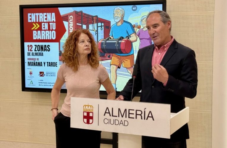 El Área de Ciudad Activa lleva un gimnasio móvil a 12 zonas de Almería con el programa ‘Entrena en tu barrio’