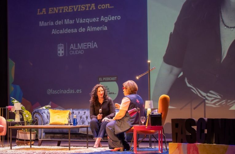 La alcaldesa participa en ‘Fascinadas’, el primer show de neurociencia de España, celebrado en Almería