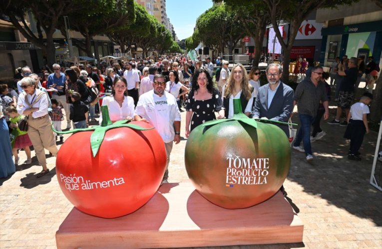 La agricultura y la gastronomía llenan de vida el centro de Almería en la primera edición de VRUTAL