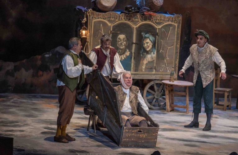 ‘Polvo serán, mas polvo enamorado’ sublima la dramaturgia de Quevedo en un gran inicio de las Jornadas de Teatro del Siglo de Oro