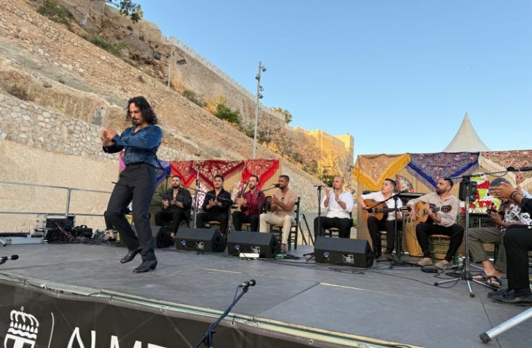 Los ‘Atardeceres Flamencos’ ponen el broche con una gran fiesta de identidad, barrio y compás