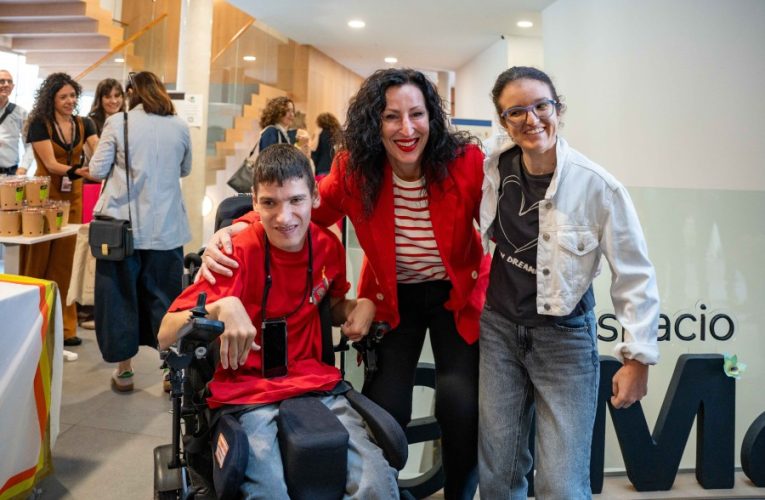 El XI Encuentro de Profesionales de Tratamiento Familiar reúne, con aforo completo, a 140 profesionales en el Espacio ALMA