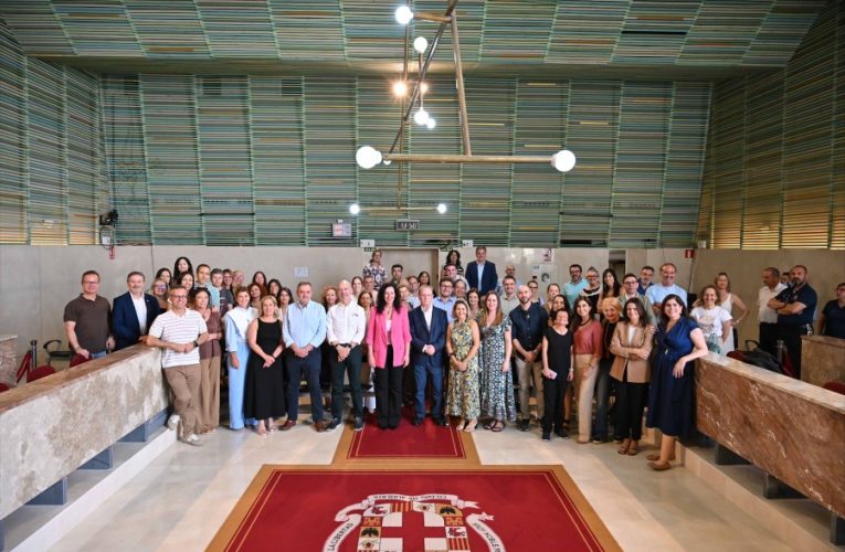 El Ayuntamiento agradece a Fernando Gómez sus 17 años de servicio público como secretario general