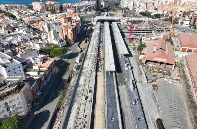 La alcaldesa solicita al Gobierno la convocatoria urgente de la Comisión de Seguimiento del soterramiento ferroviario de Almería