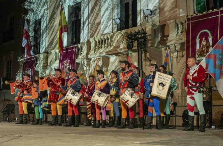 El 41º Festival Internacional de Folclore de Almería estrena edición con rotundo éxito