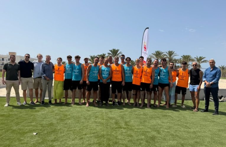 Almería homenajea a Manolo Berenguel y Javi Yuste, leyendas del vóley-playa español