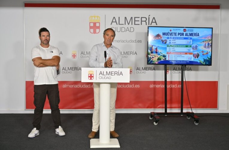 El Ayuntamiento invita a descubrir la ciudad practicando deporte en el mar, a pie y en bicicleta