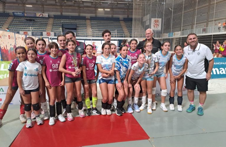 La IV Preseason Cup de Mintonette reúne a cerca de un millar de participantes para abrir la temporada de voleibol