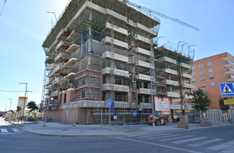 Las 74 VPO que construye el Ayuntamiento en la Vega de Acá están ya vendidas y avanzan con el objetivo de entregarse el próximo verano